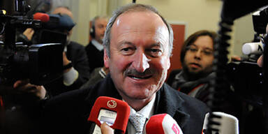 Hubert Gorbach schweigt über Geld