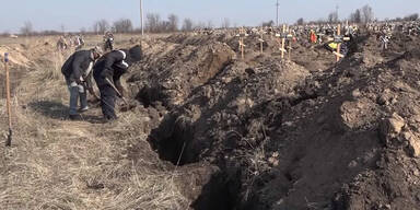 Stadt hebt Hunderte Gr&auml;ber als Abschreckung vor Corona aus