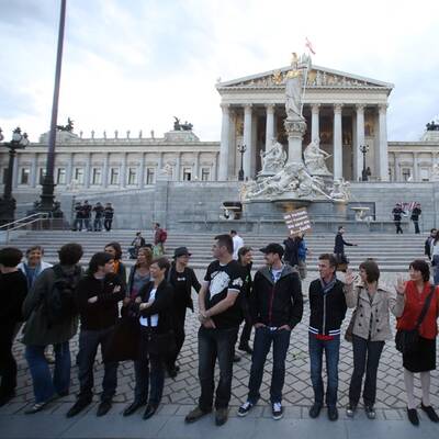 Menschenkette gegen FP-Graf