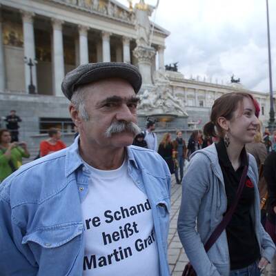 Menschenkette gegen FP-Graf