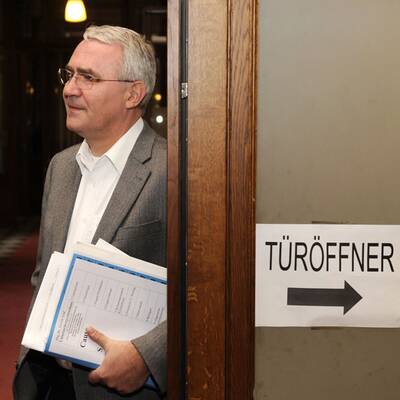 Meschar will abwarten.