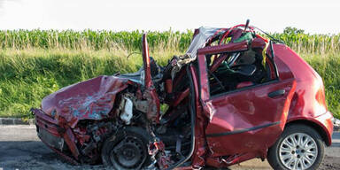 Tödlicher Crash: Polizei jagt Drängler