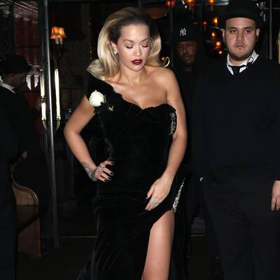 Schauspielerin Katie Holmes posiert für das Foto