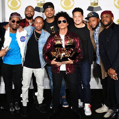 Schauspielerin Katie Holmes posiert für das Foto