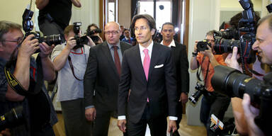 Grasser greift Abgeordnete an