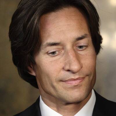 KHG überraschte mit einer rosa Krawatte