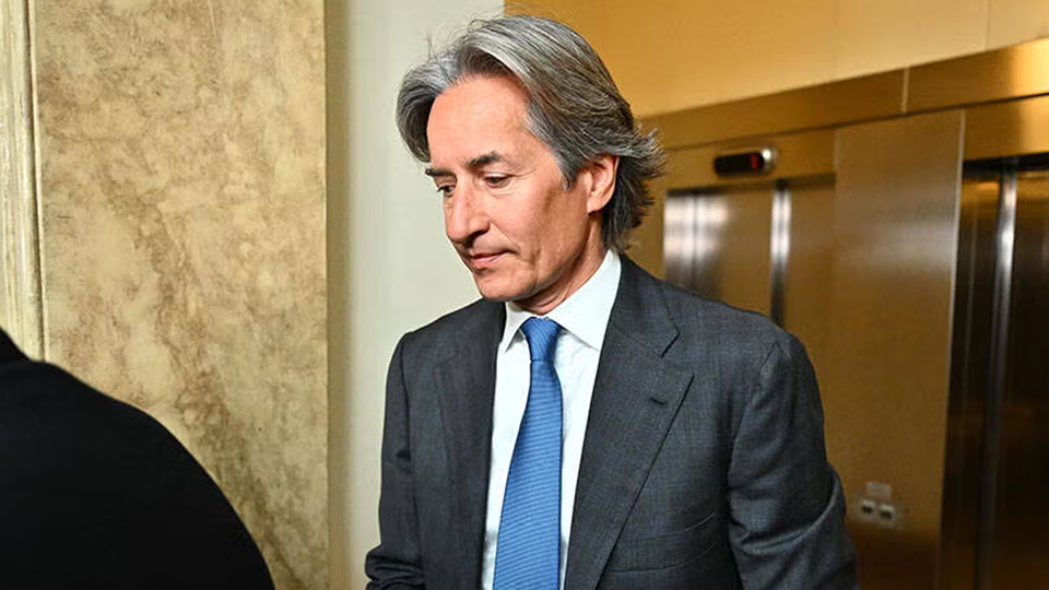 Bis zu 6 Monate warten: Fußfessel für Grasser hängt in der Luft