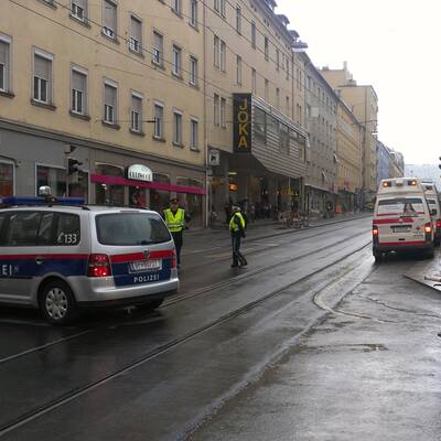  Der Dachstuhl eines Gebäudes in der Innenstadt stand in Vollbrand.