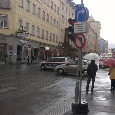  Der Dachstuhl eines Gebäudes in der Innenstadt stand in Vollbrand.