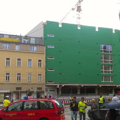  Der Dachstuhl eines Gebäudes in der Innenstadt stand in Vollbrand.