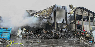 A2 nach Großbrand bei Graz gesperrt