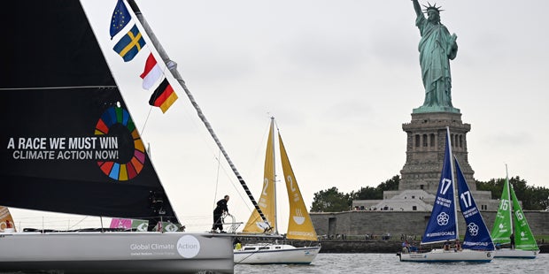 Hier schwankt Greta Thunberg an Land