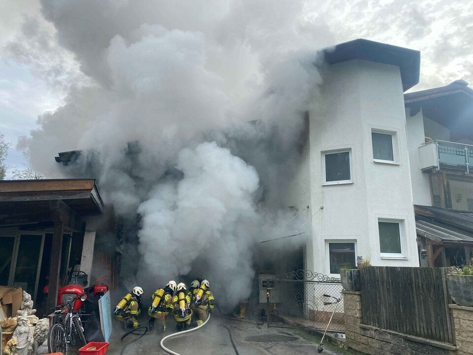 Zwei Verletzte bei Großbrand im Salzburger Tennengau