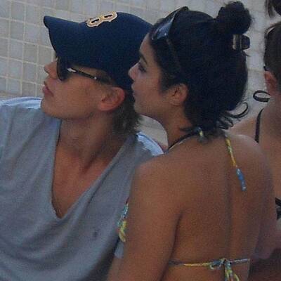 Vanessa Hudgens zeigt ihre Liebe