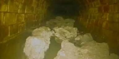 Riesiger Fettklumpen verstopft Kanalisation