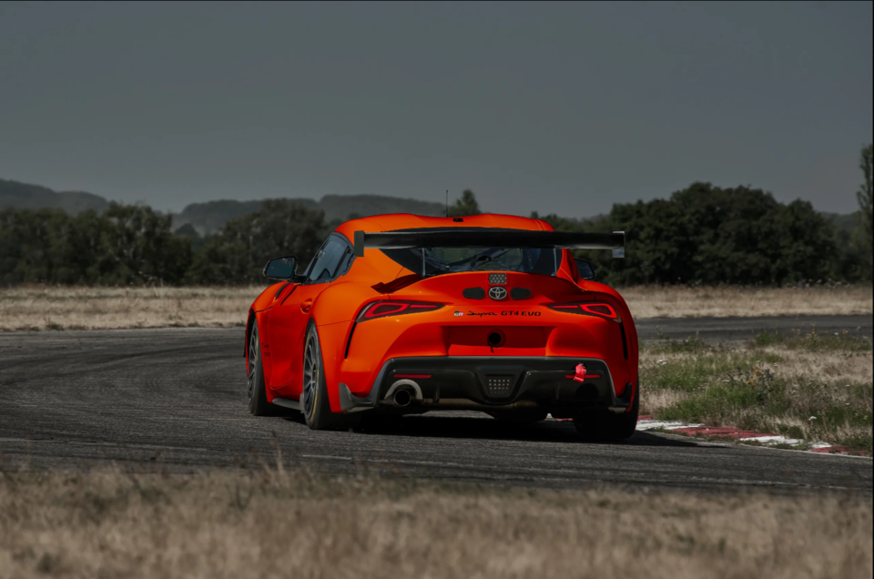 Neuer Toyota Rennwagen sorgt für ordentlich Dampf