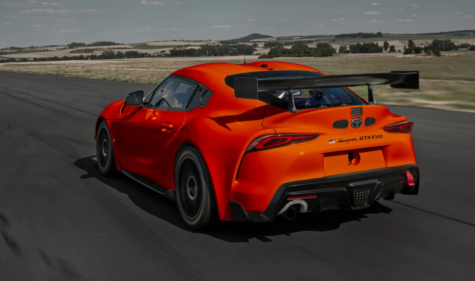 Neuer Toyota Rennwagen sorgt für ordentlich Dampf