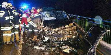 Vier Verletzte bei Glatteis-Crash 