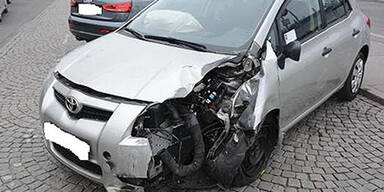 Crash am Gürtel: Mann (71) tot