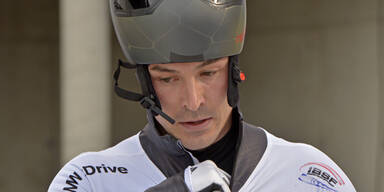 Austro-Skeletoni kollabiert im Ziel