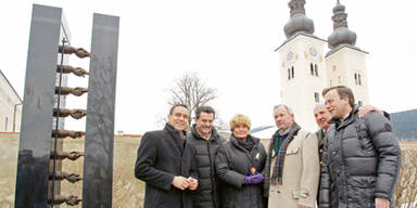 Denkmal  für Haider steht