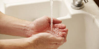 Schilder ermuntern zum H&auml;ndewaschen
