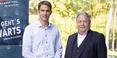 H&ouml;rl mit seinem Nachfolger.