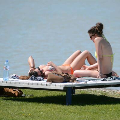 Sonnenhungrige in Podersdorf am See (Burgenland)
