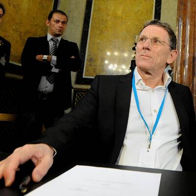 Gewaltiges Medieninteresse beim Auftritt von Peter Hochegger