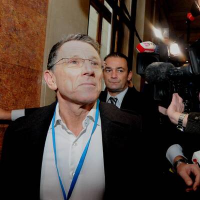 Gewaltiges Medieninteresse beim Auftritt von Peter Hochegger