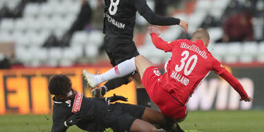 Spitzentrio rutschte gemeinsam aus