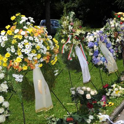 Familie und Hochadel trauern