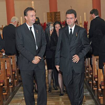 Familie und Hochadel trauern