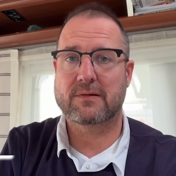 Social Media Verbot: Hafenecker ortet Überwachung