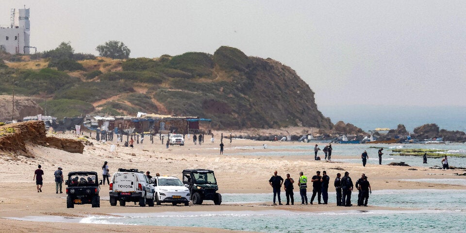 Suche nach Vermissten nach Haiangriff in der Küstengegend von Hadera