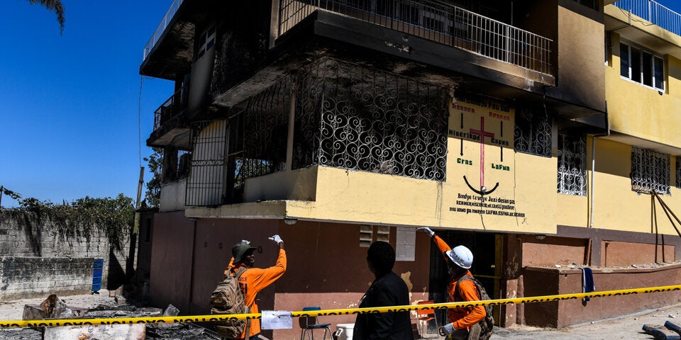 15 Kinder sterben bei Brand eines Kinderheims