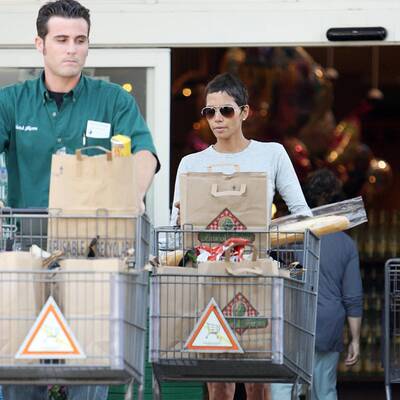 Halle Berry wurde 45 Jahre