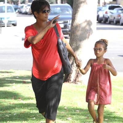 Jolie, Heidi & Co.: Wer ist die heißeste Star-Mama?