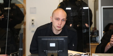 Halle Attent&auml;ter