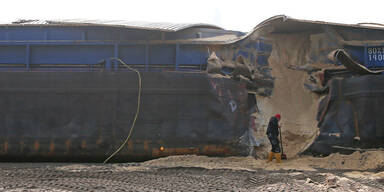 Schiffe im Hamburger Hafen kollidiert