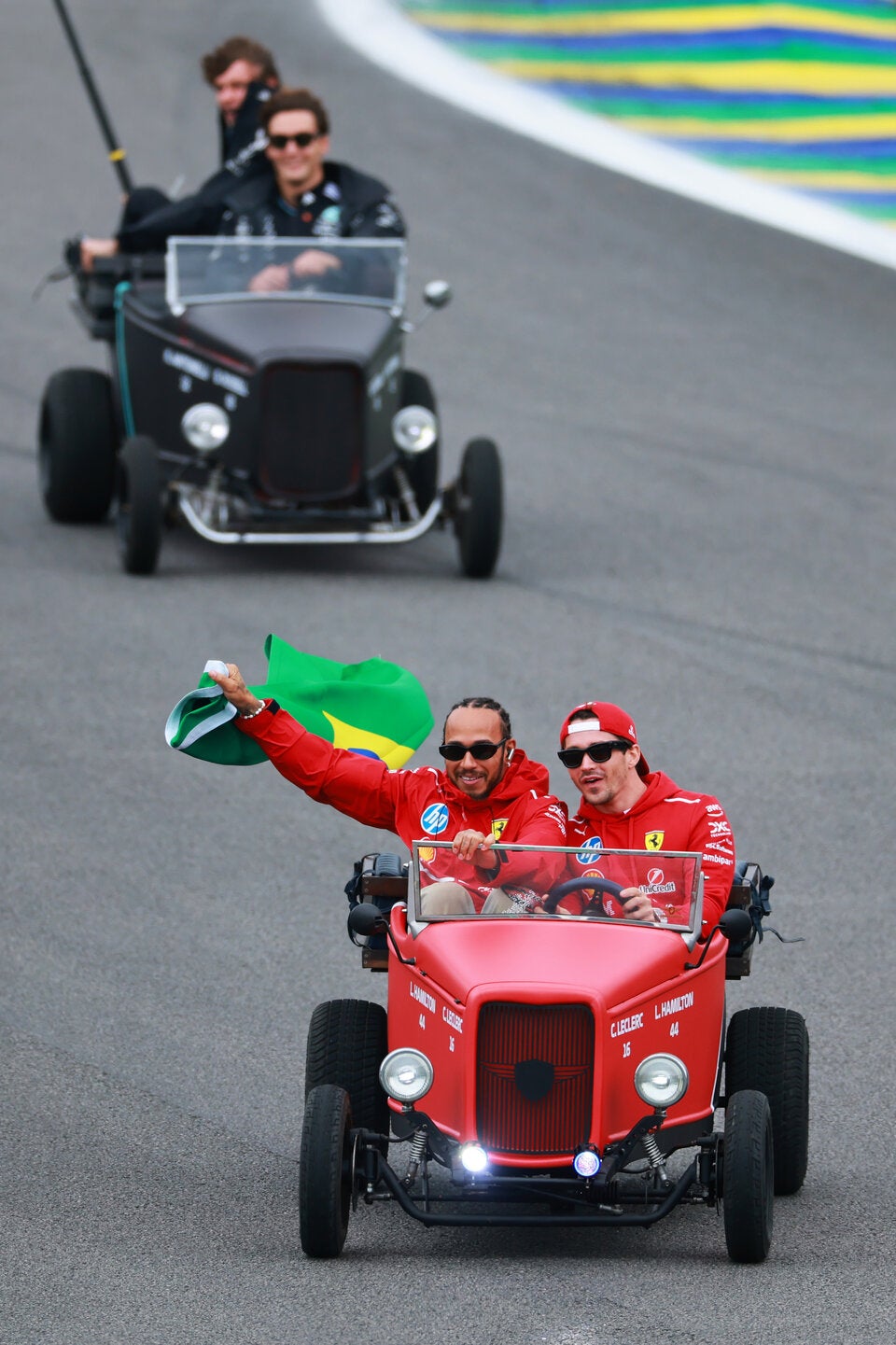 Formel-1-Stars in Mini-Hot-Rods