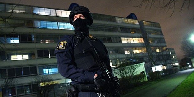 Granate vor Polizeistation explodiert