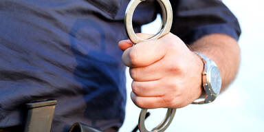 Wenige Stunden nach &Uuml;berfall: R&auml;uber festgenommen