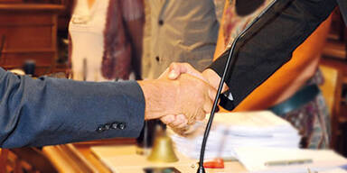 H&auml;ndesch&uuml;tteln (Siegfried Nagl & Karl-Heinz Herper)