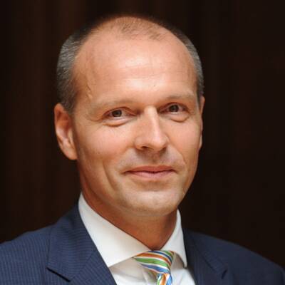 Team Stronach, 12. Jessi Lintl