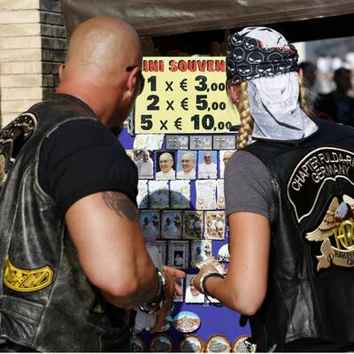 Papst segnet Harley-Davidson-Bikers