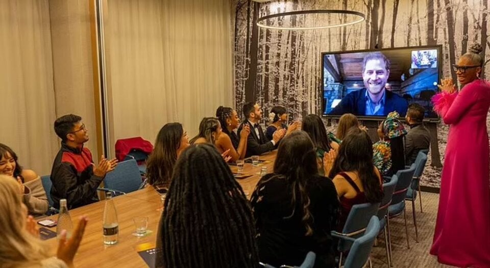 Harry wurde später zugeschalten