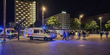Massenschl&auml;gerei am Salzburger Hauptbahnhof