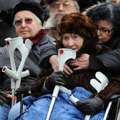 Kranzniederlegung am Heldenplatz 