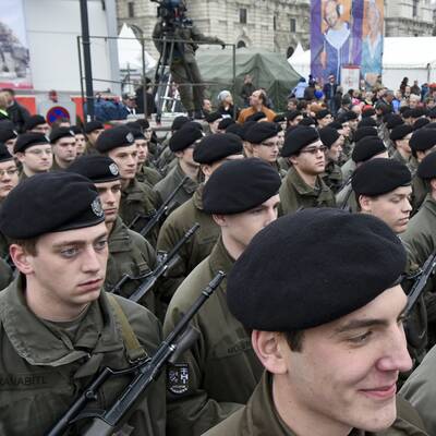 Politiker feiern Nationalfeiertag